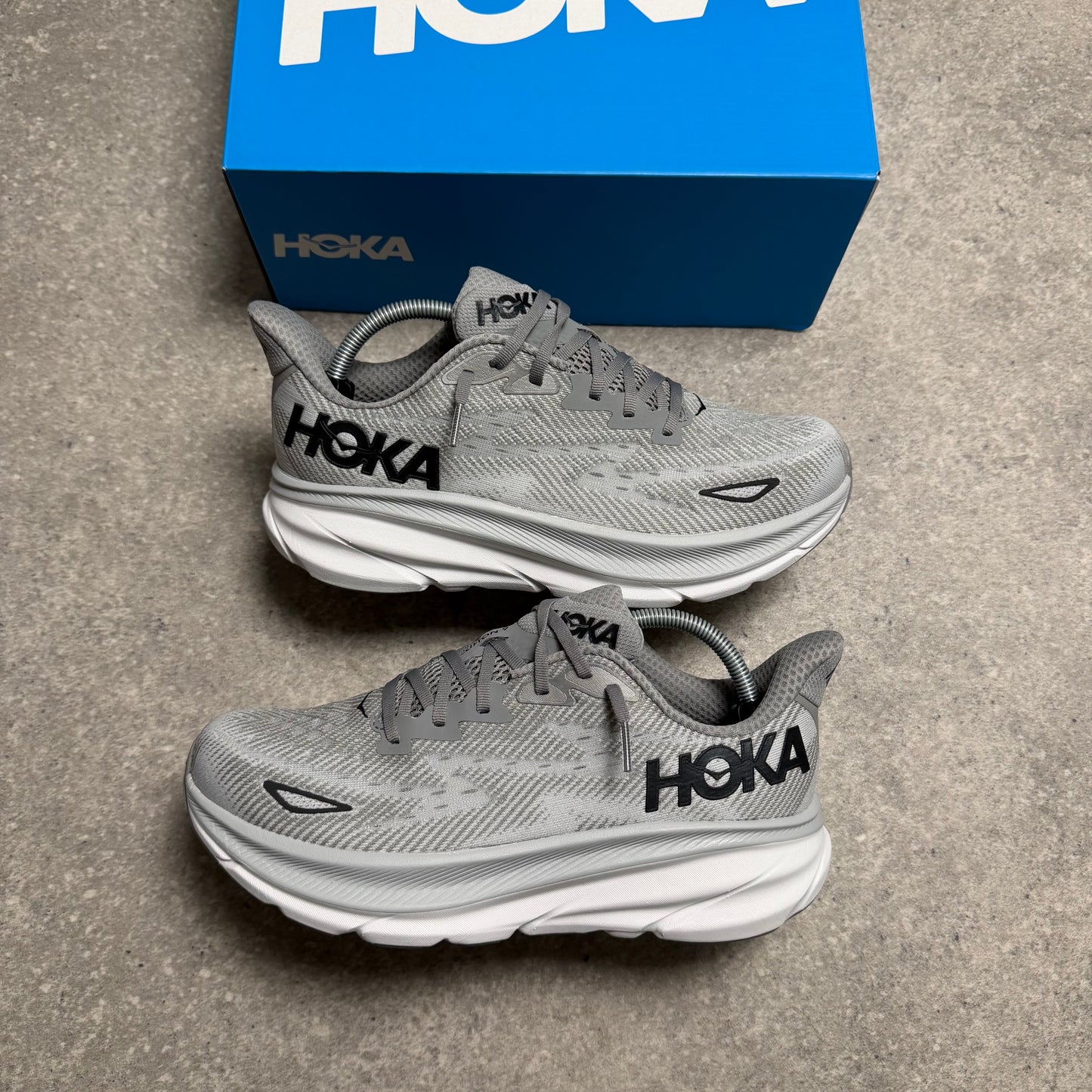 HOKA CLIFTON 9 ‘GREY/WHITE’